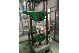 万能材料试验装置